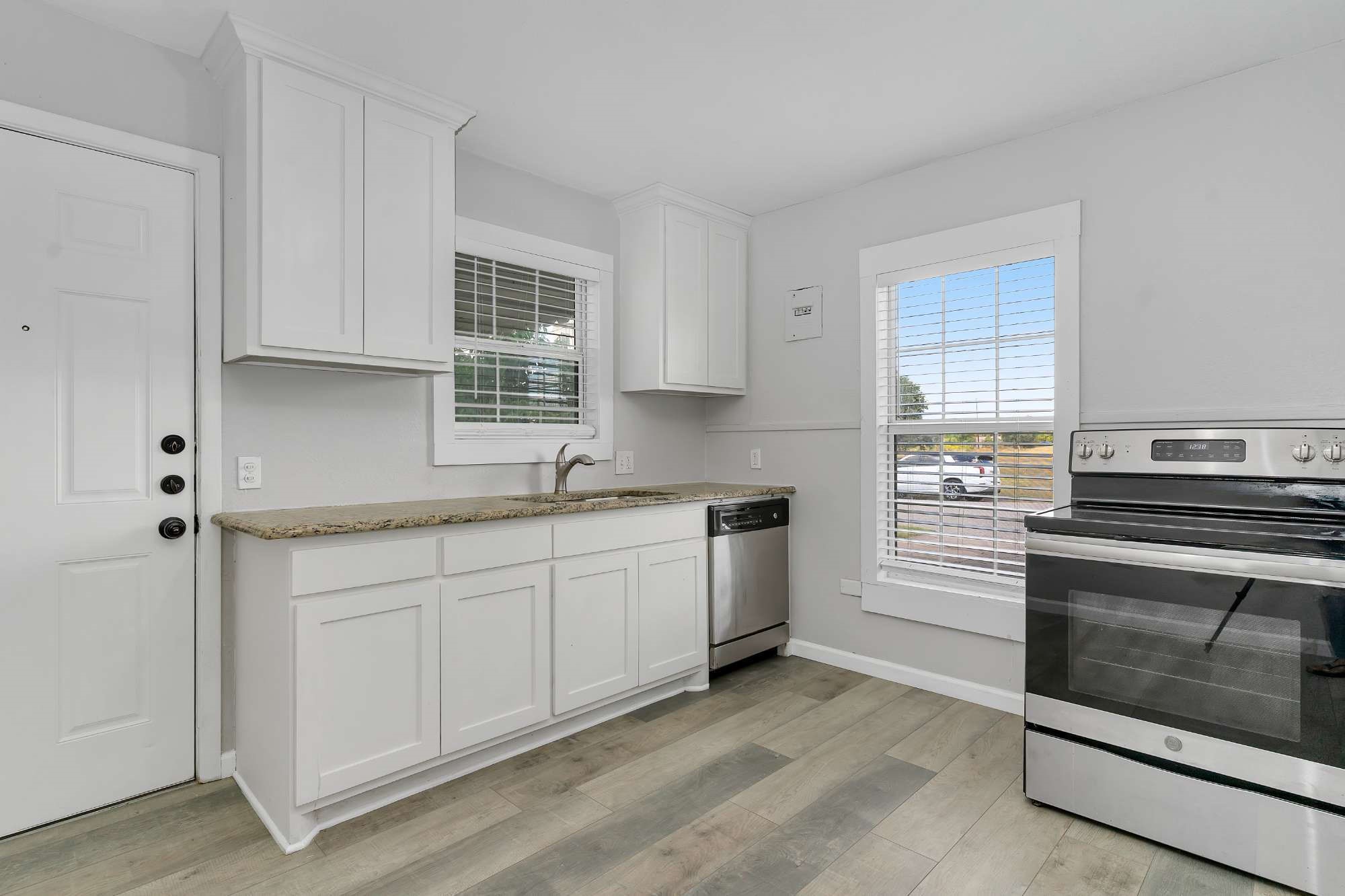 122 Ramsey Avenue Cleburne TX 76031