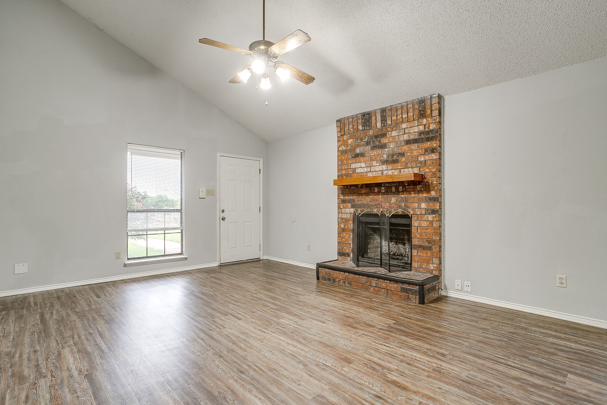 926 Irene Street Burleson TX 76028