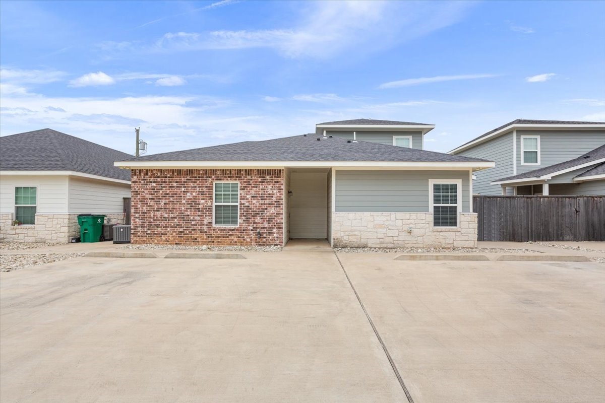 716 S Main Street Mcgregor TX 76657
