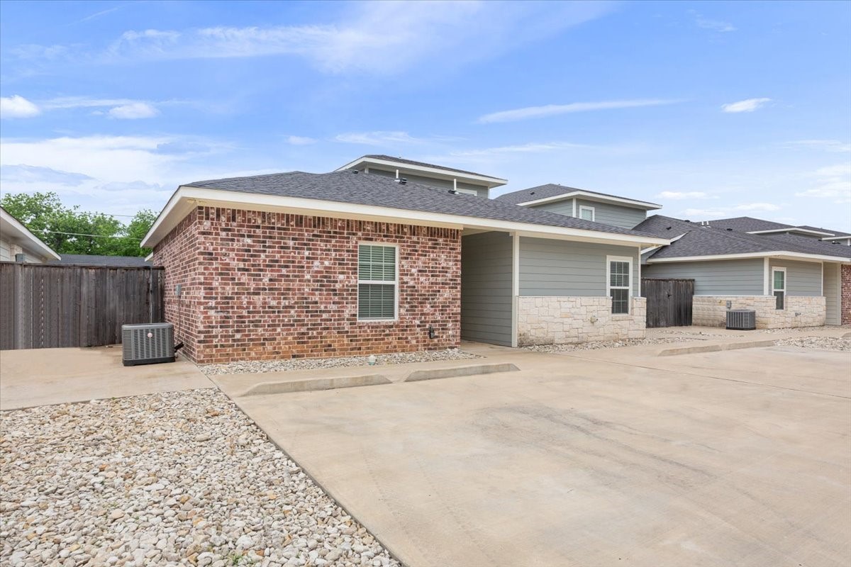 716 S Main Street Mcgregor TX 76657