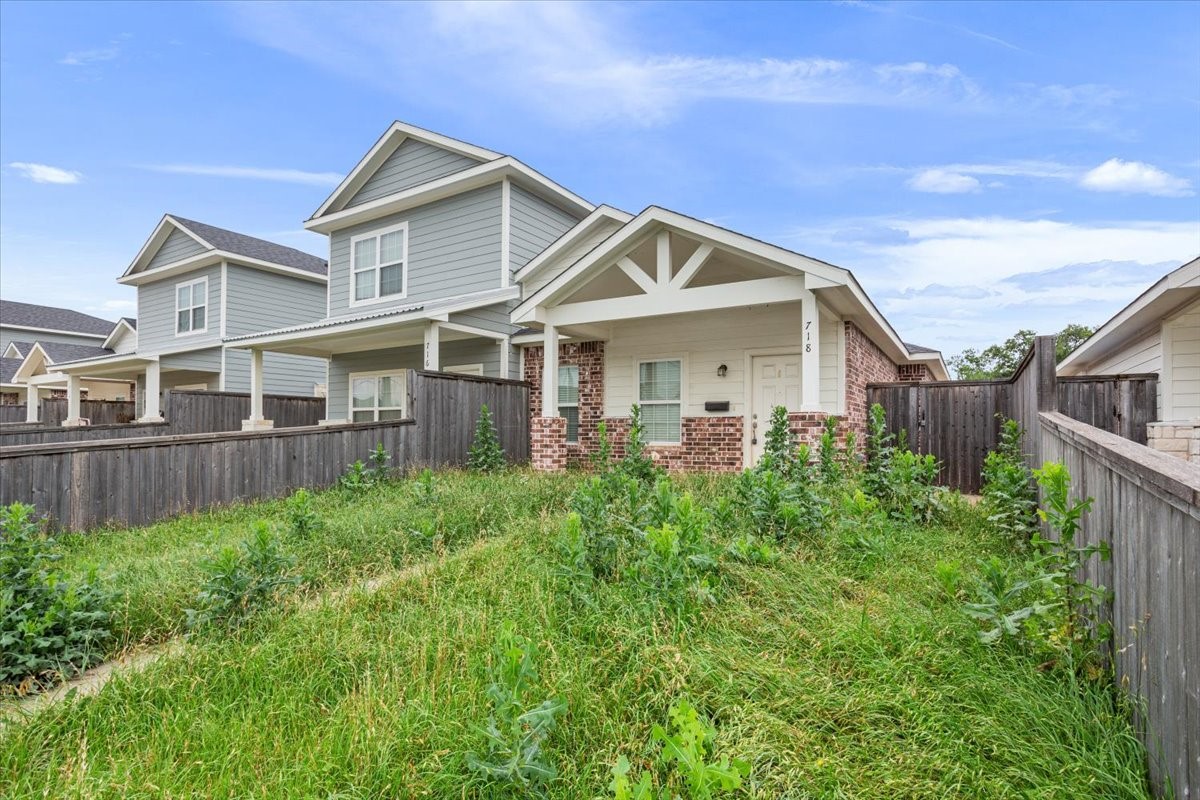 716 S Main Street Mcgregor TX 76657