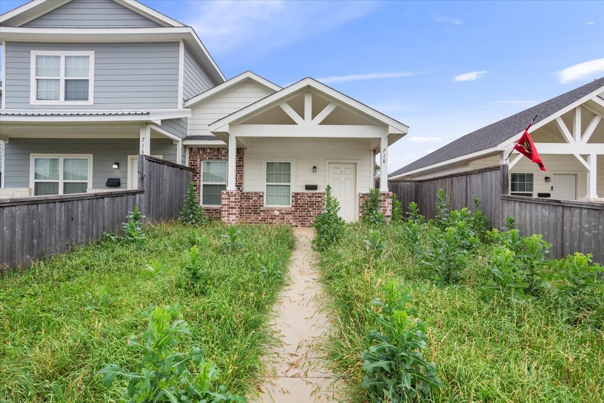 716 S Main Street Mcgregor TX 76657