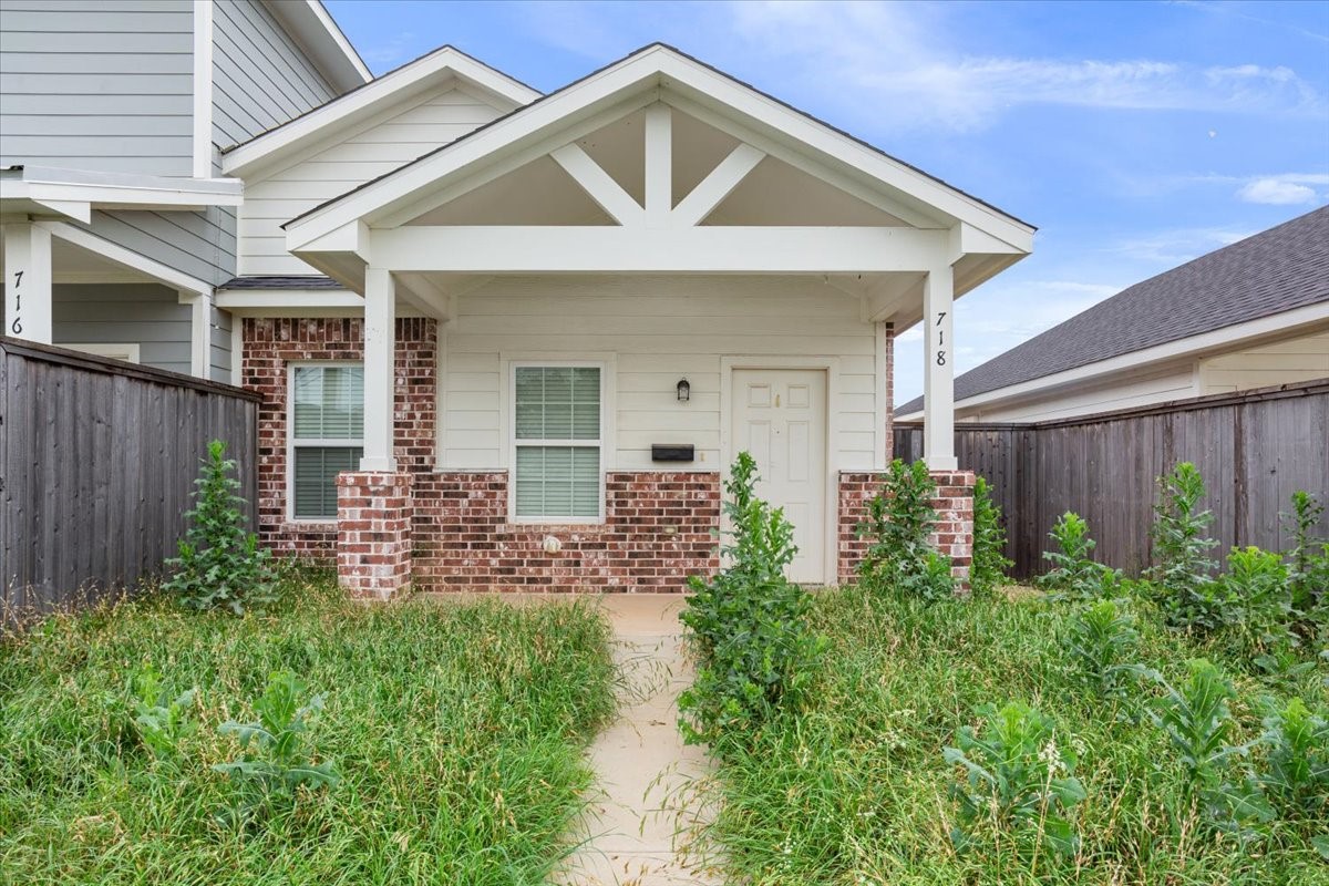 716 S Main Street Mcgregor TX 76657