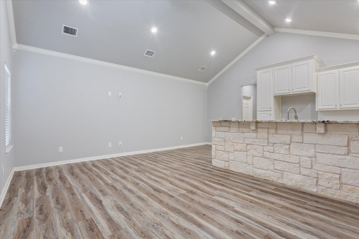 716 S Main Street Mcgregor TX 76657