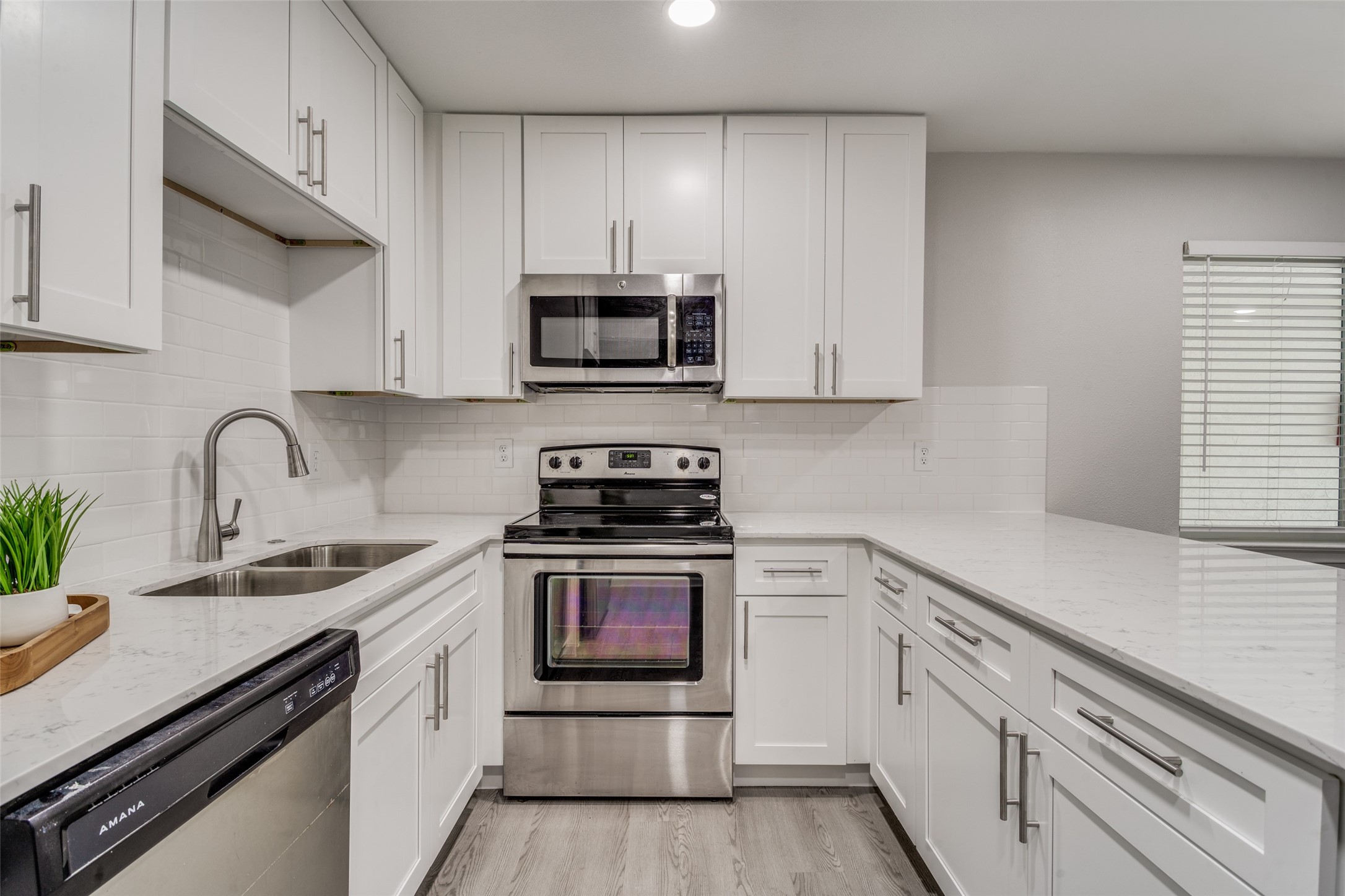 5444 Gaston Avenue Dallas TX 75214