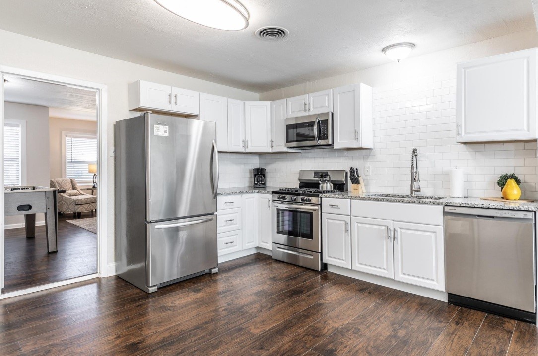 2134 Fenwick Drive Dallas TX 75228