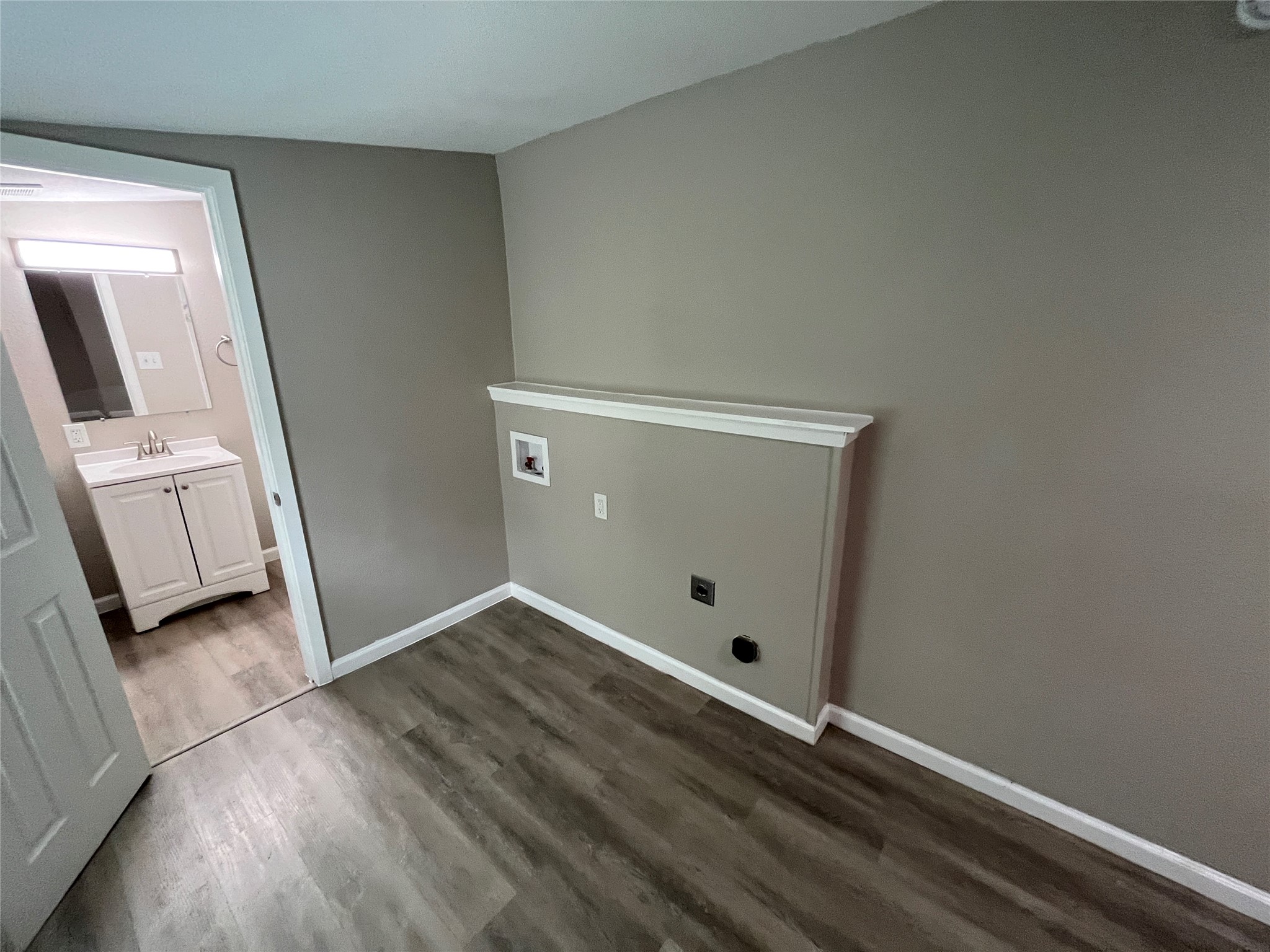 1201 Rose Garden Avenue Dallas TX 75217
