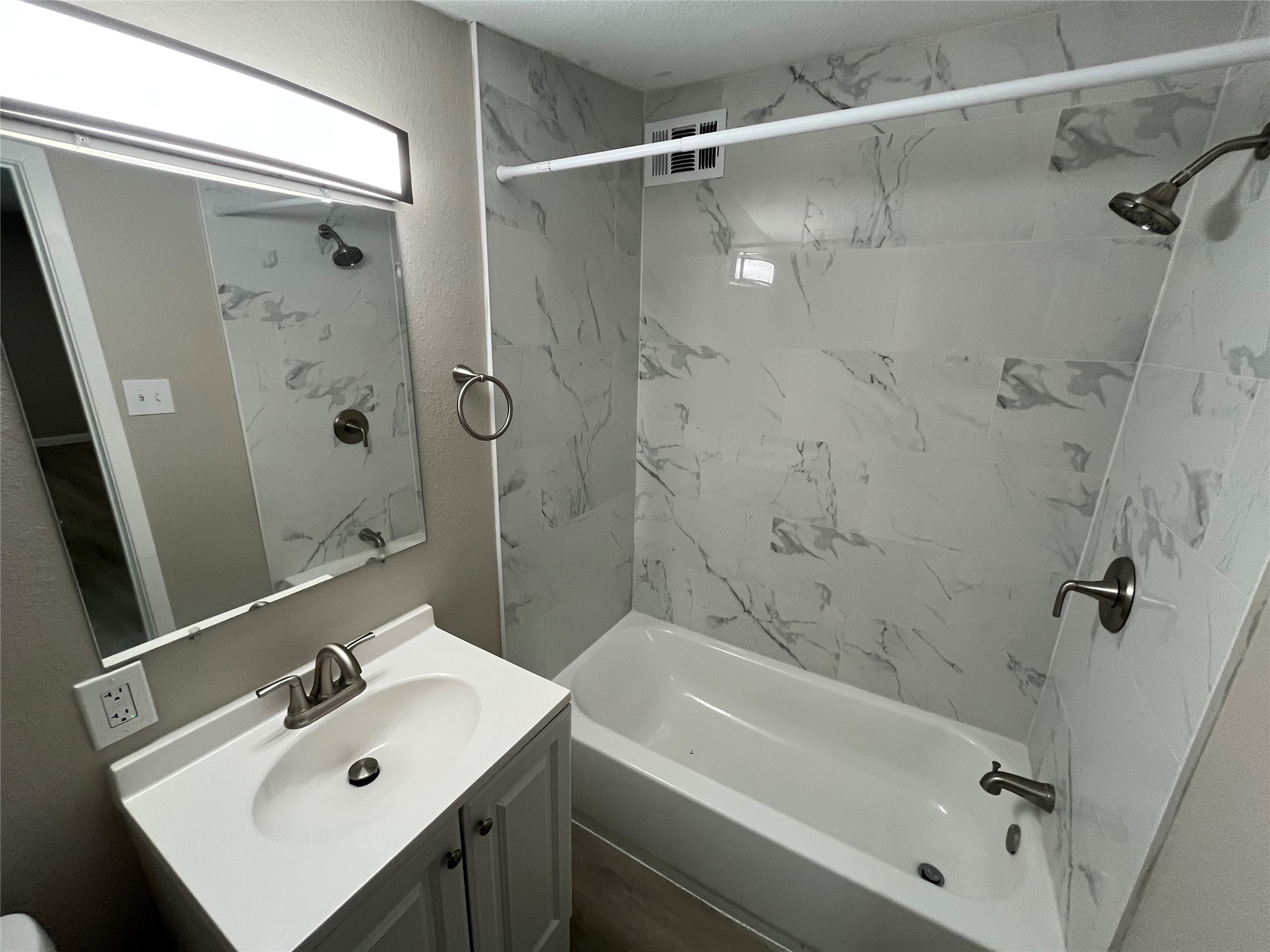 1201 Rose Garden Avenue Dallas TX 75217