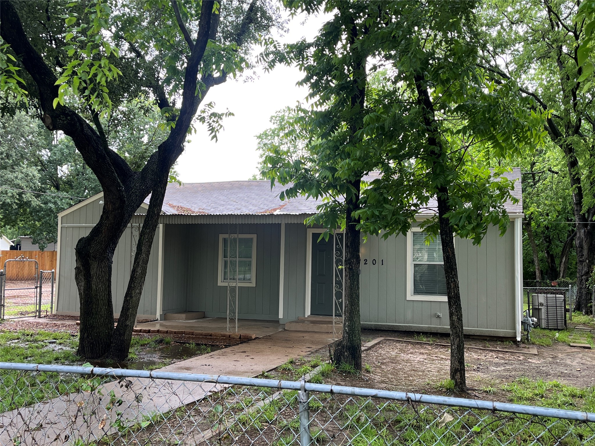 1201 Rose Garden Avenue Dallas TX 75217