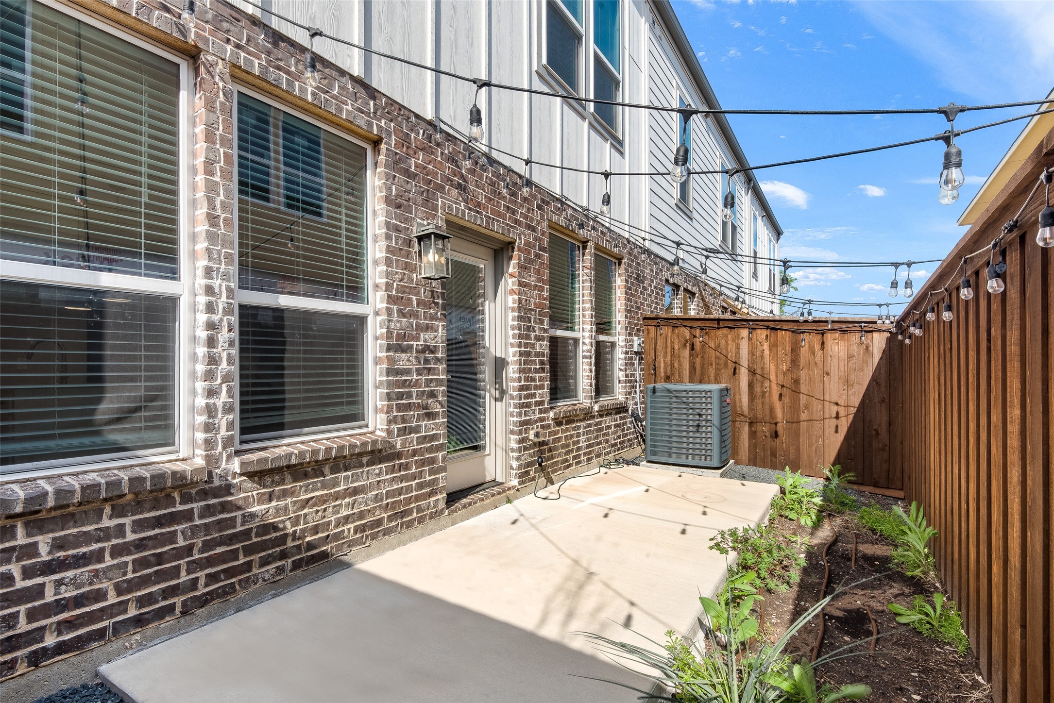2133 Lovedale Avenue Dallas TX 75235