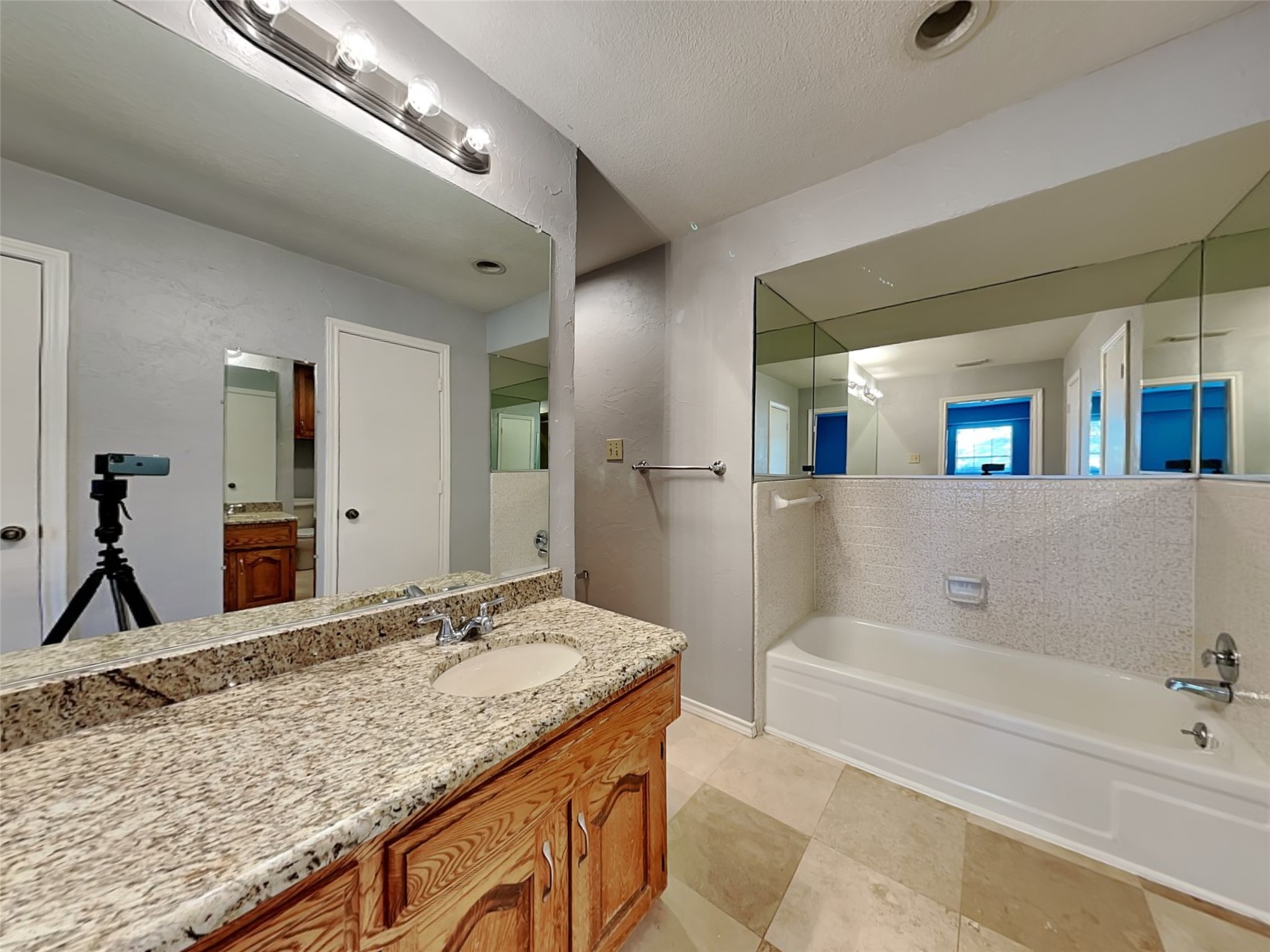 1920 Oakbluff Drive Carrollton TX 75007