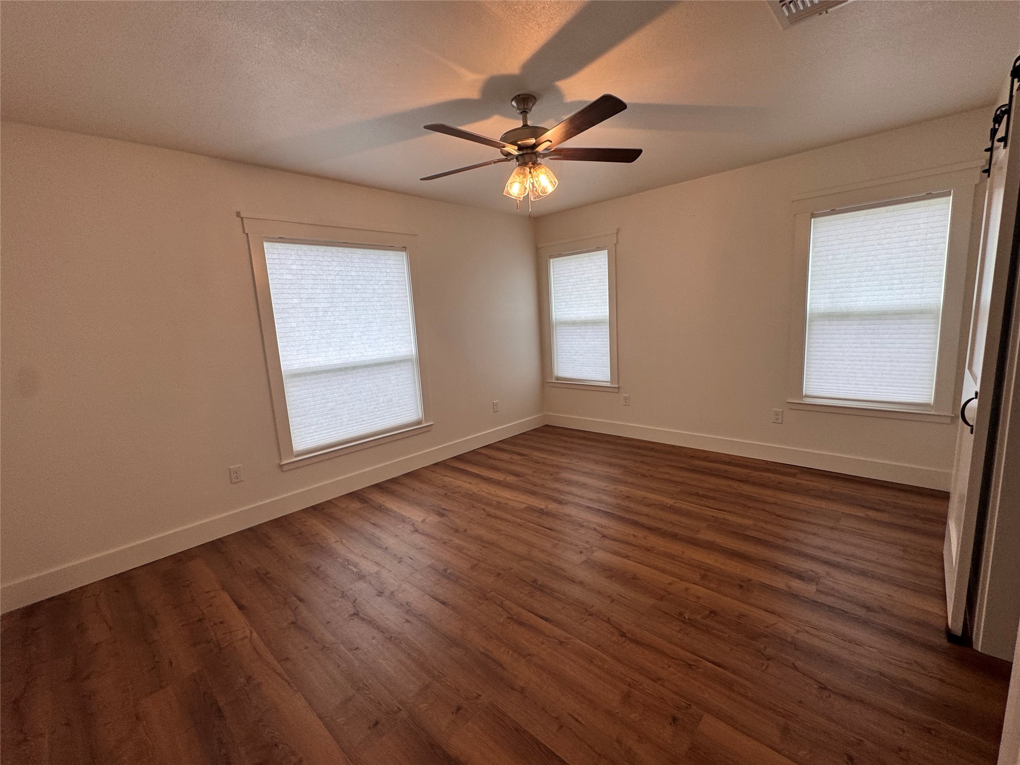 410 S Hannaford Street Granbury TX 76048