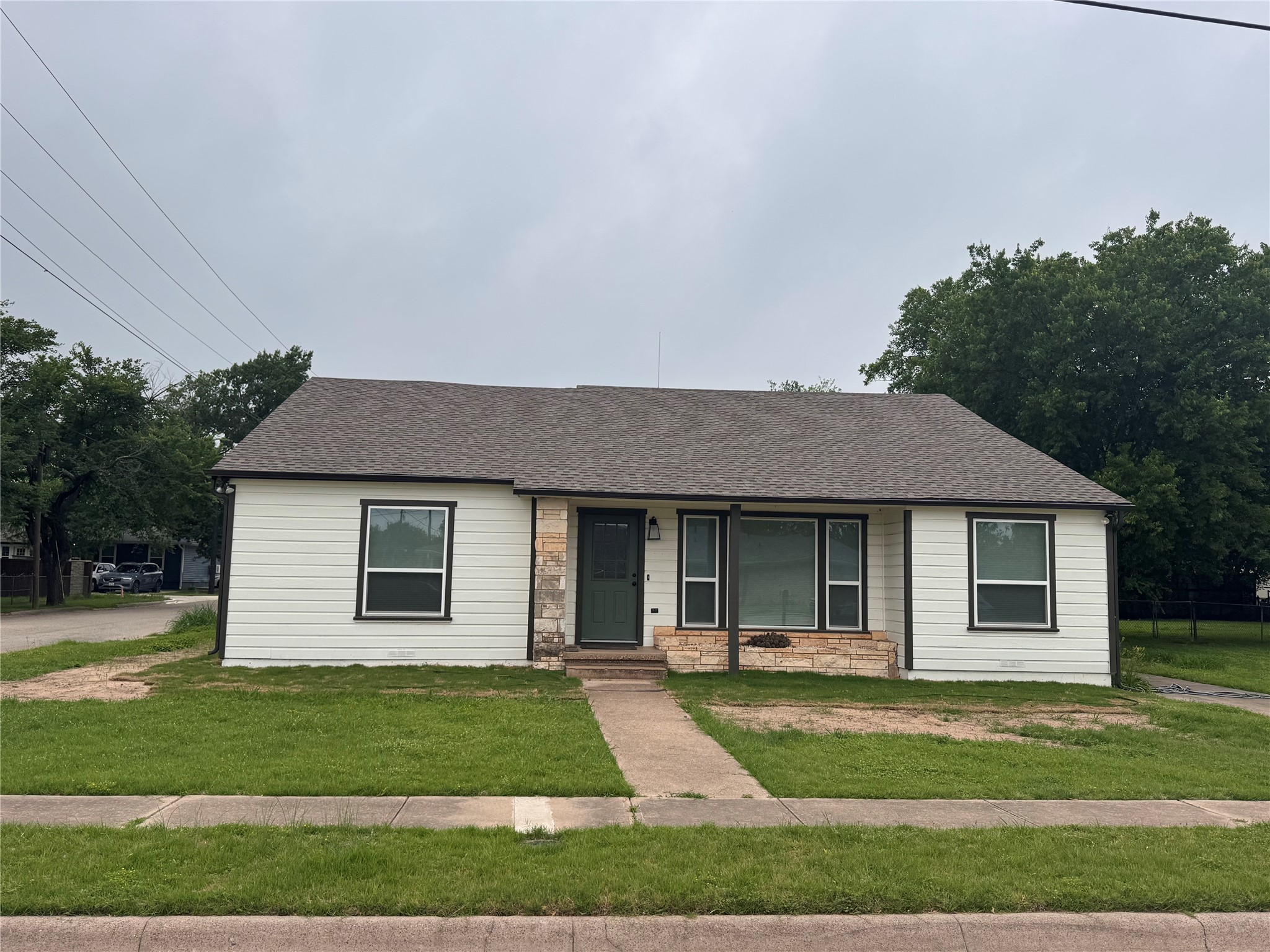 410 S Hannaford Street Granbury TX 76048