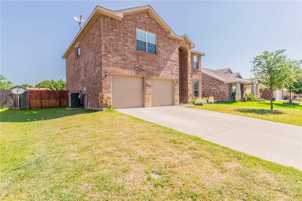 560 Griffith Drive Saginaw TX 76179