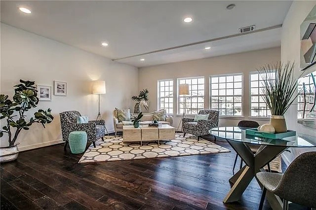 627 Finley Court Dallas TX 75208