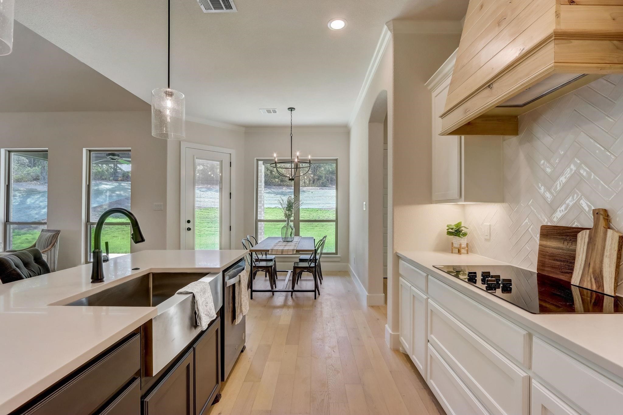 1007 Meadow Wood Terrace Azle TX 76020