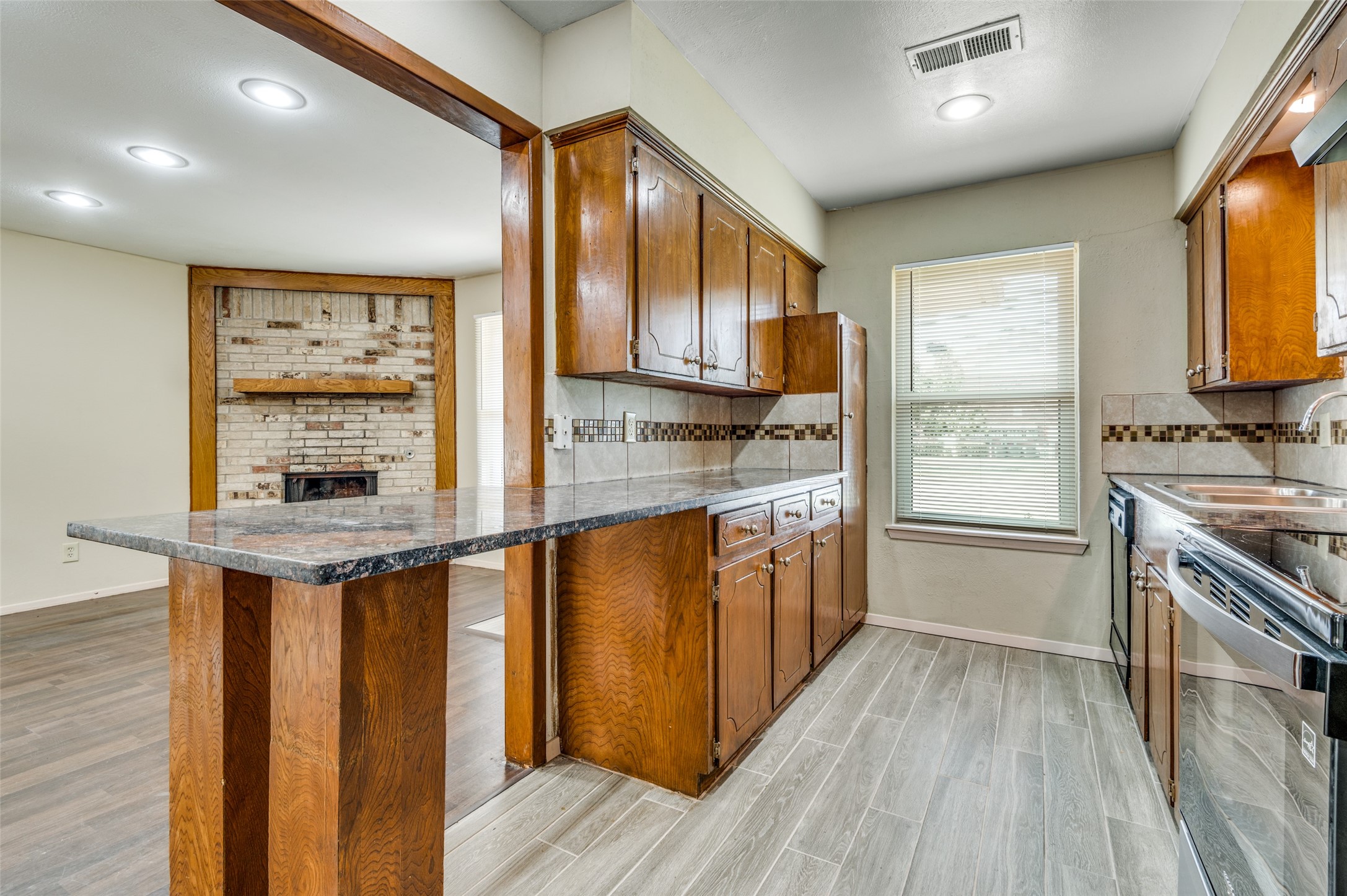 110 Crandall Road Irving TX 75060