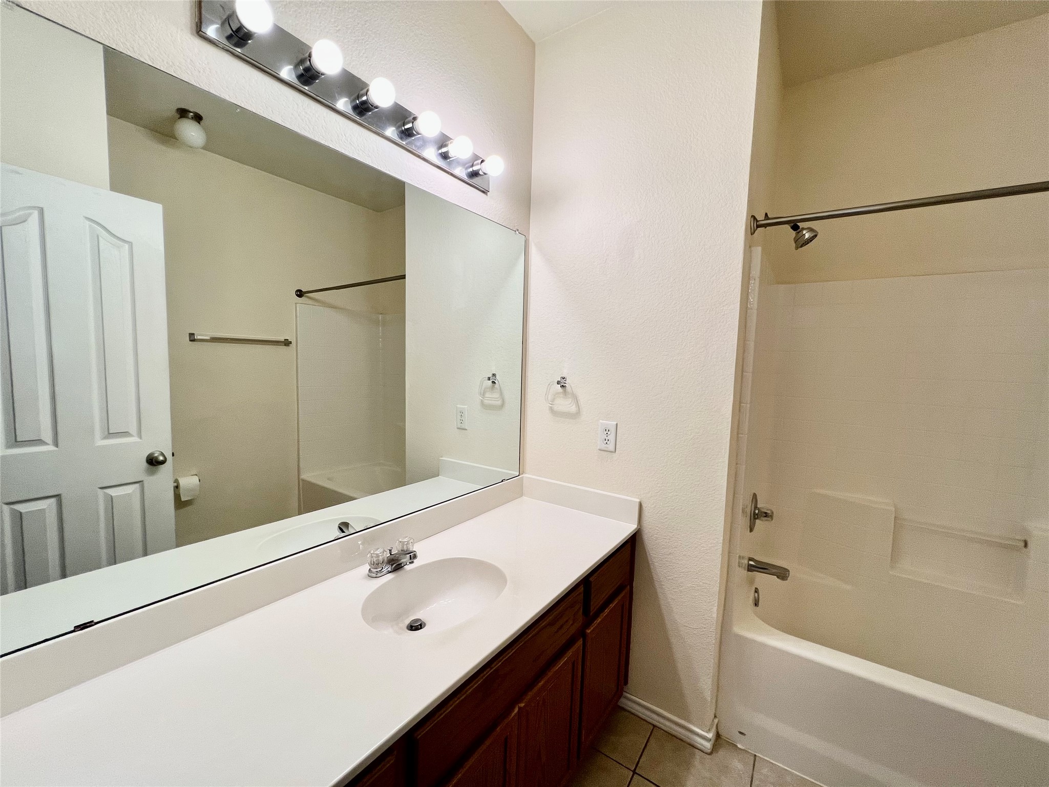 848 Mirabell Court Arlington TX 76015