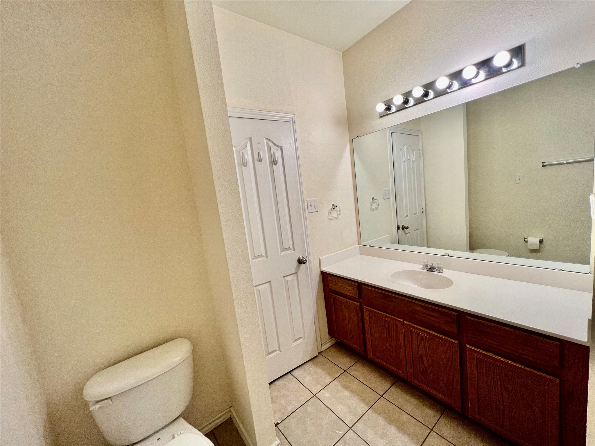 848 Mirabell Court Arlington TX 76015