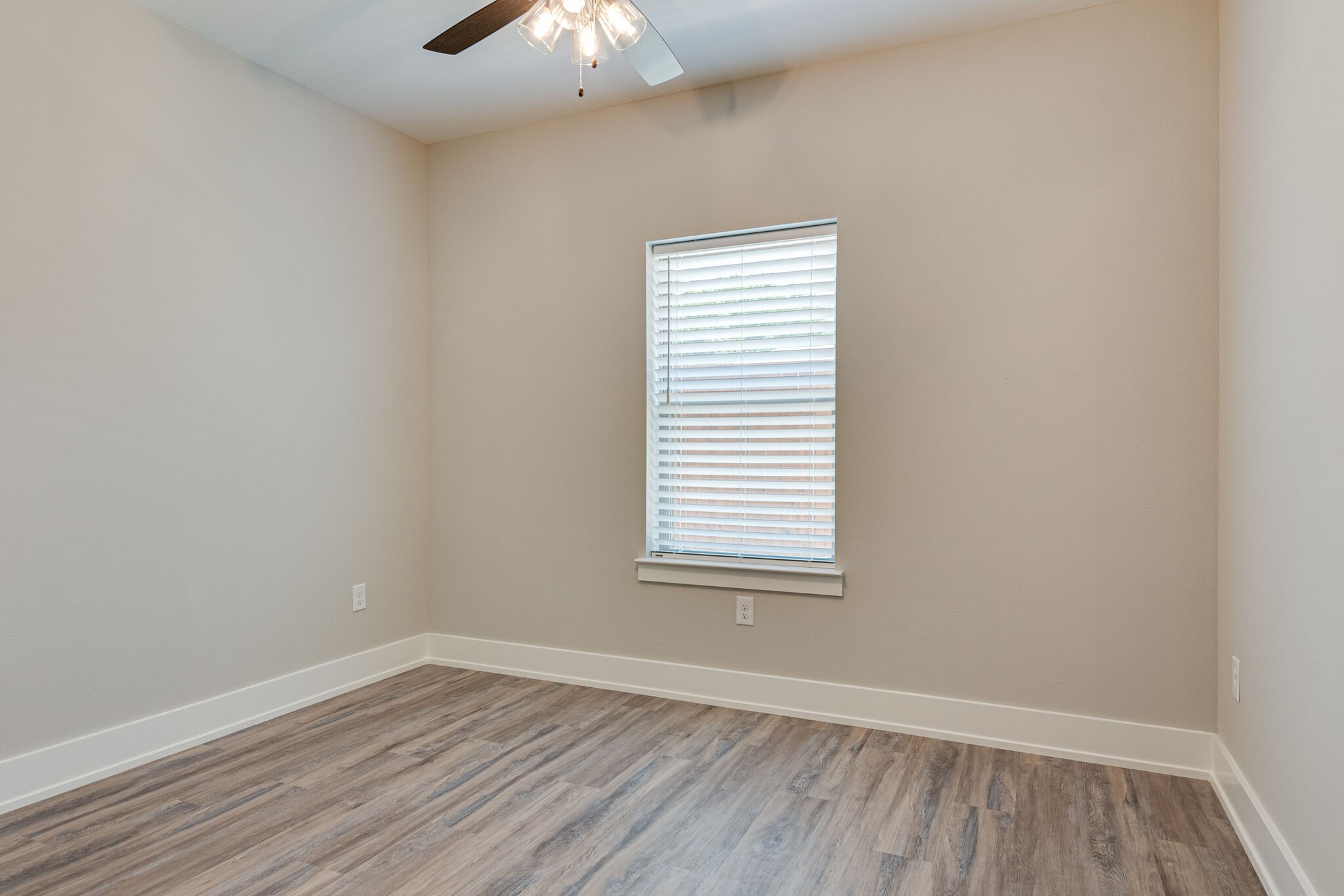 115 W Jones Krum TX 76249