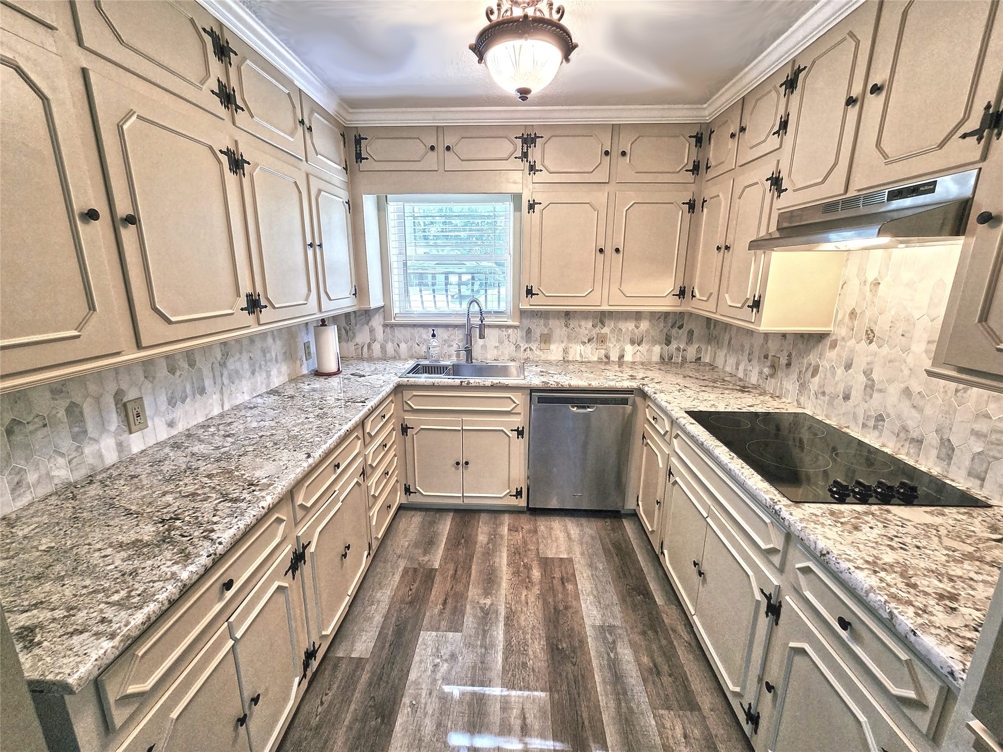 542 Wildewood Drive Chandler TX 75758