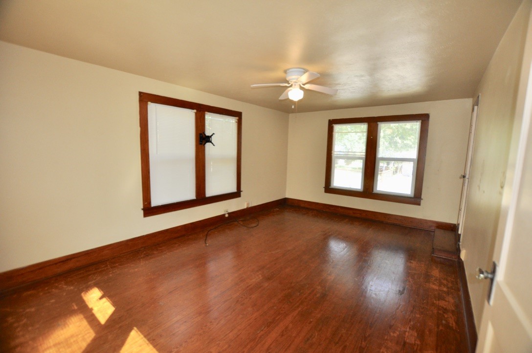 201 1/2 W Columbia Weatherford TX 76086