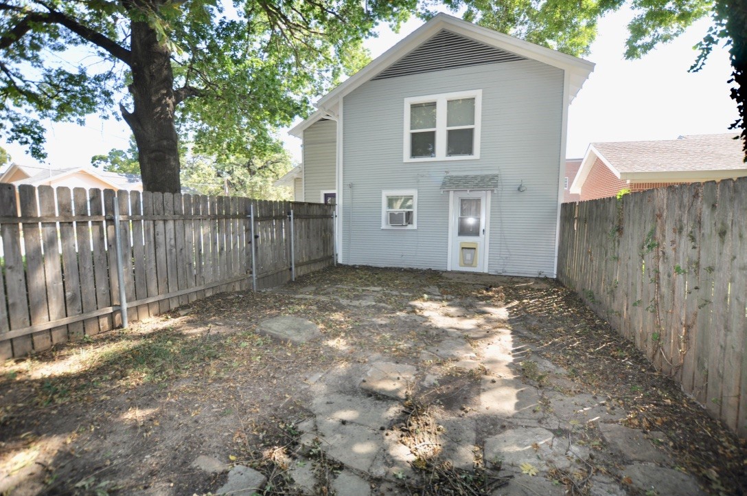 201 1/2 W Columbia Weatherford TX 76086