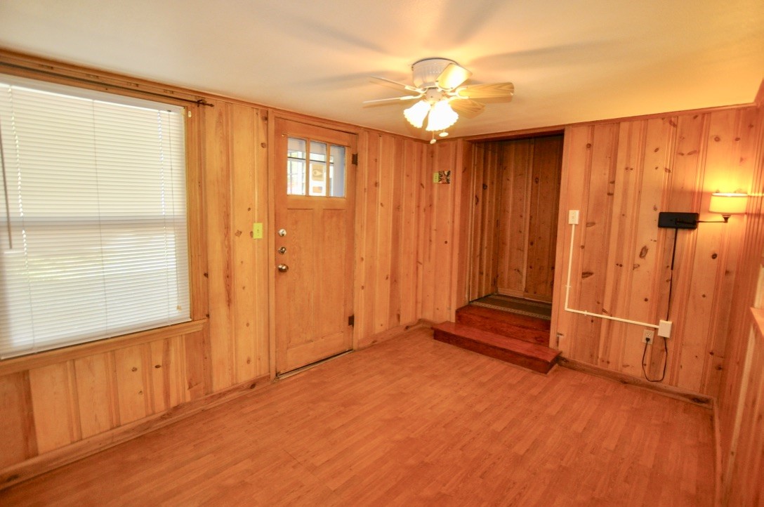 201 1/2 W Columbia Weatherford TX 76086