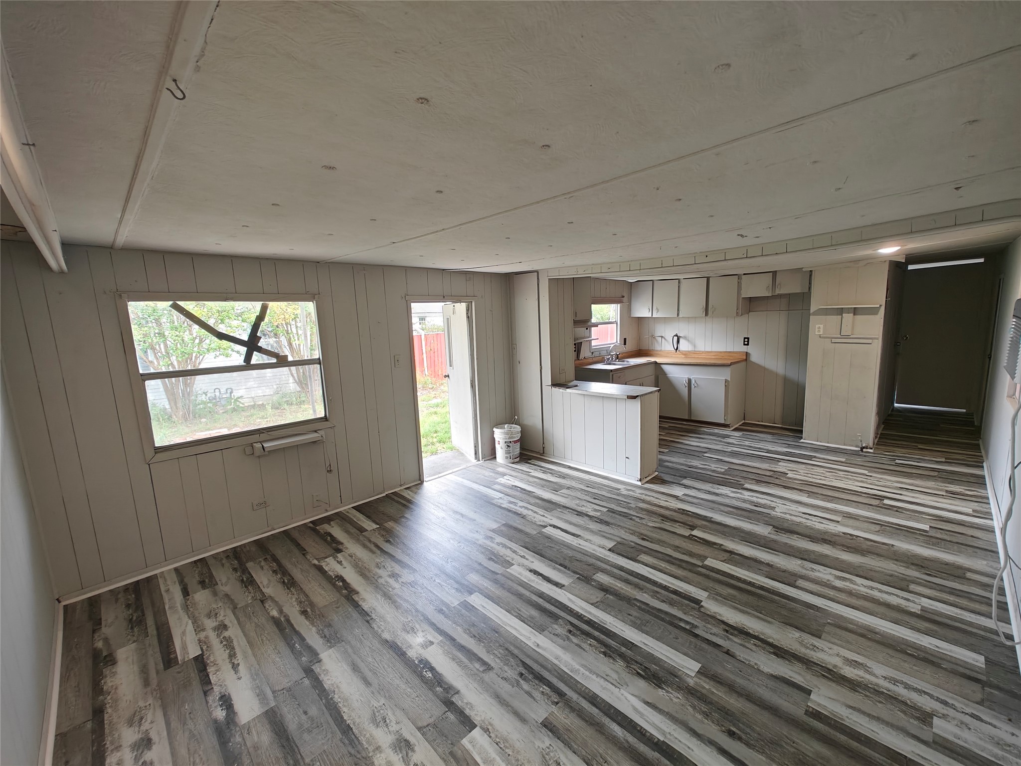 411 E Locust Street Whitewright TX 75491