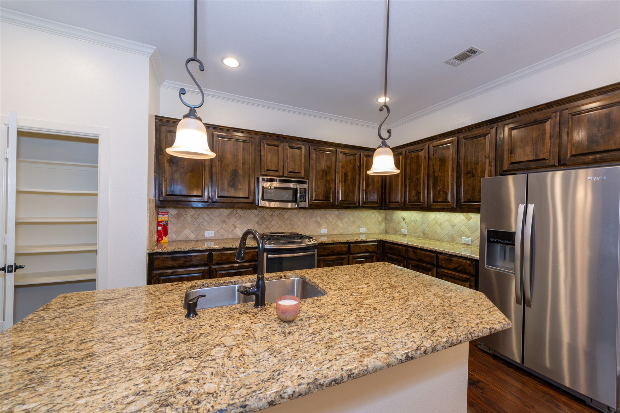 1008 Lone Ivory Trail Arlington TX 76005