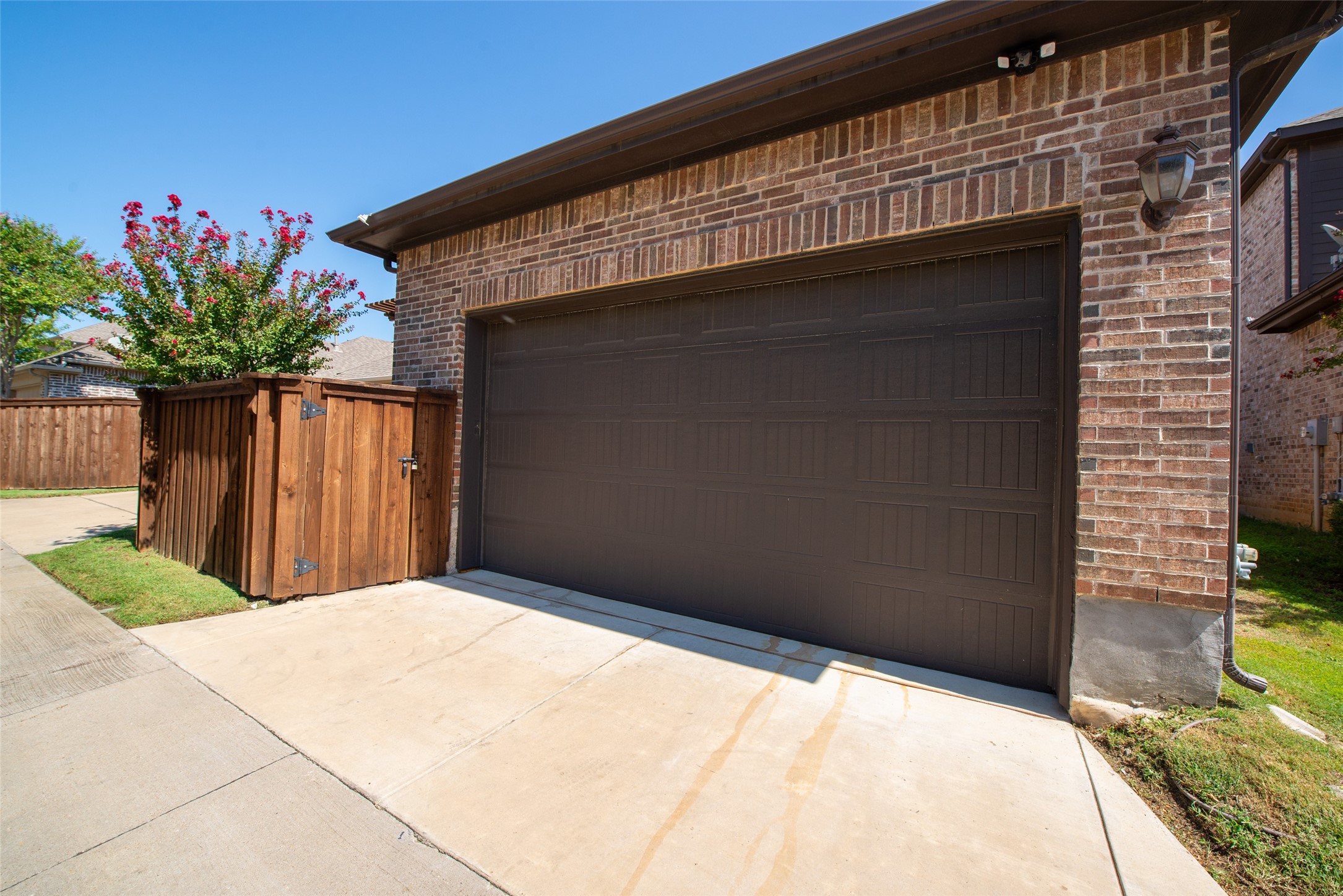 1008 Lone Ivory Trail Arlington TX 76005