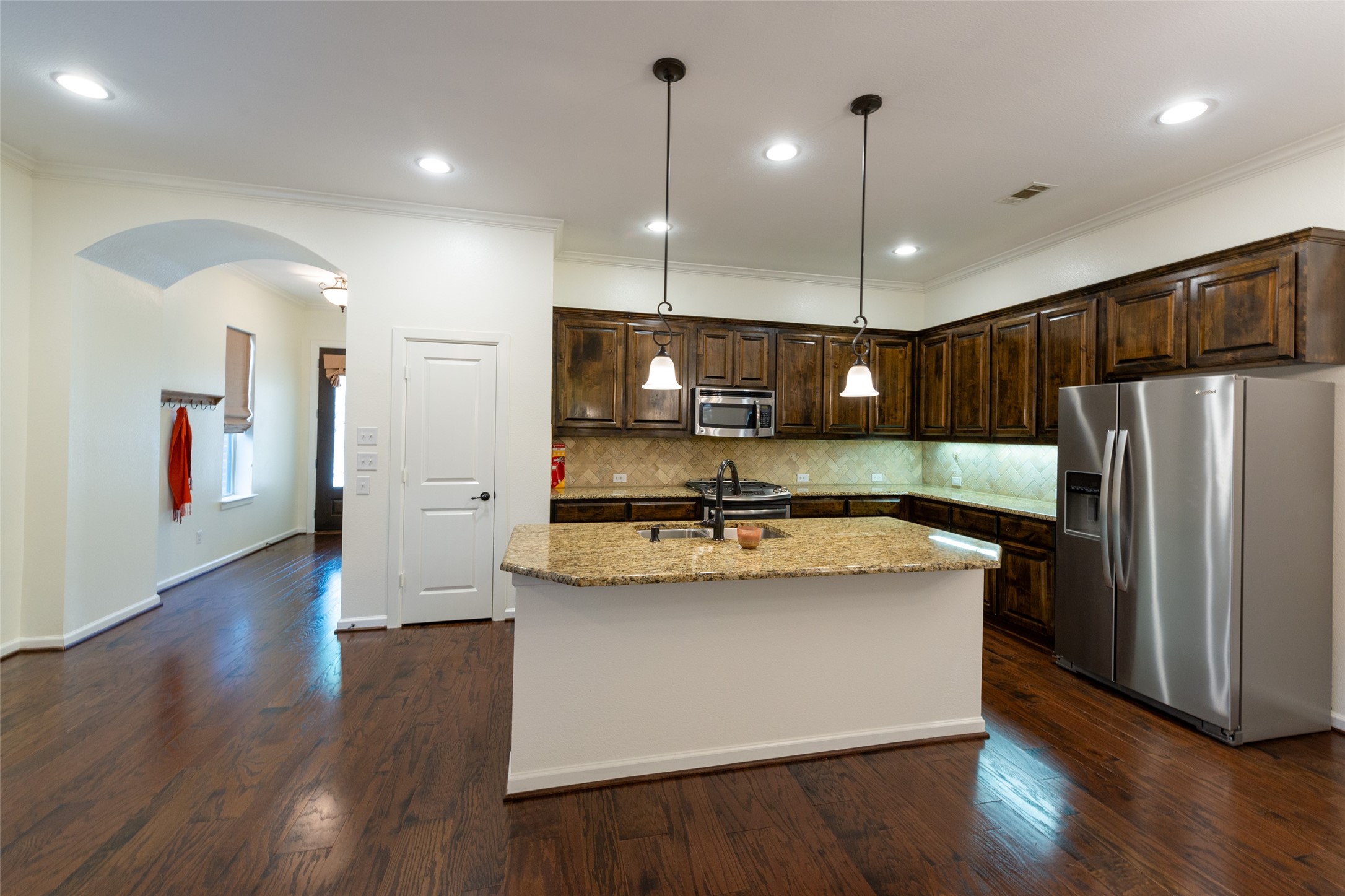 1008 Lone Ivory Trail Arlington TX 76005