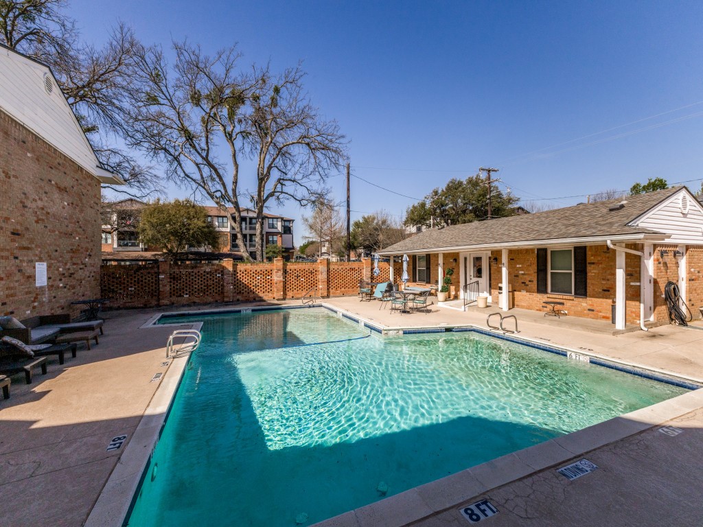 6037 Sandhurst Lane Dallas TX 75206