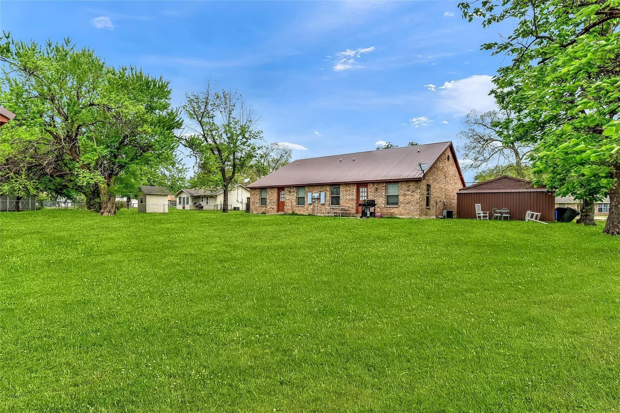 502 E Hughes Street Collinsville TX 76233