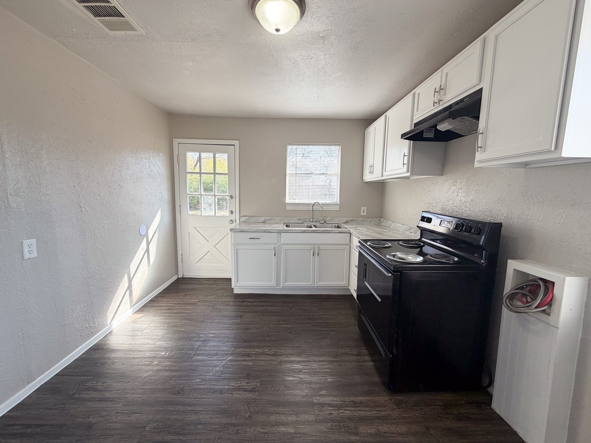 410 N Flat Street Waxahachie TX 75165