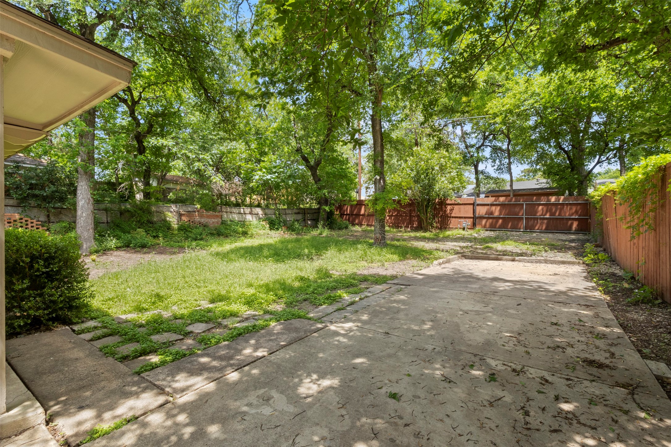 1310 Michigan Avenue Dallas TX 75216