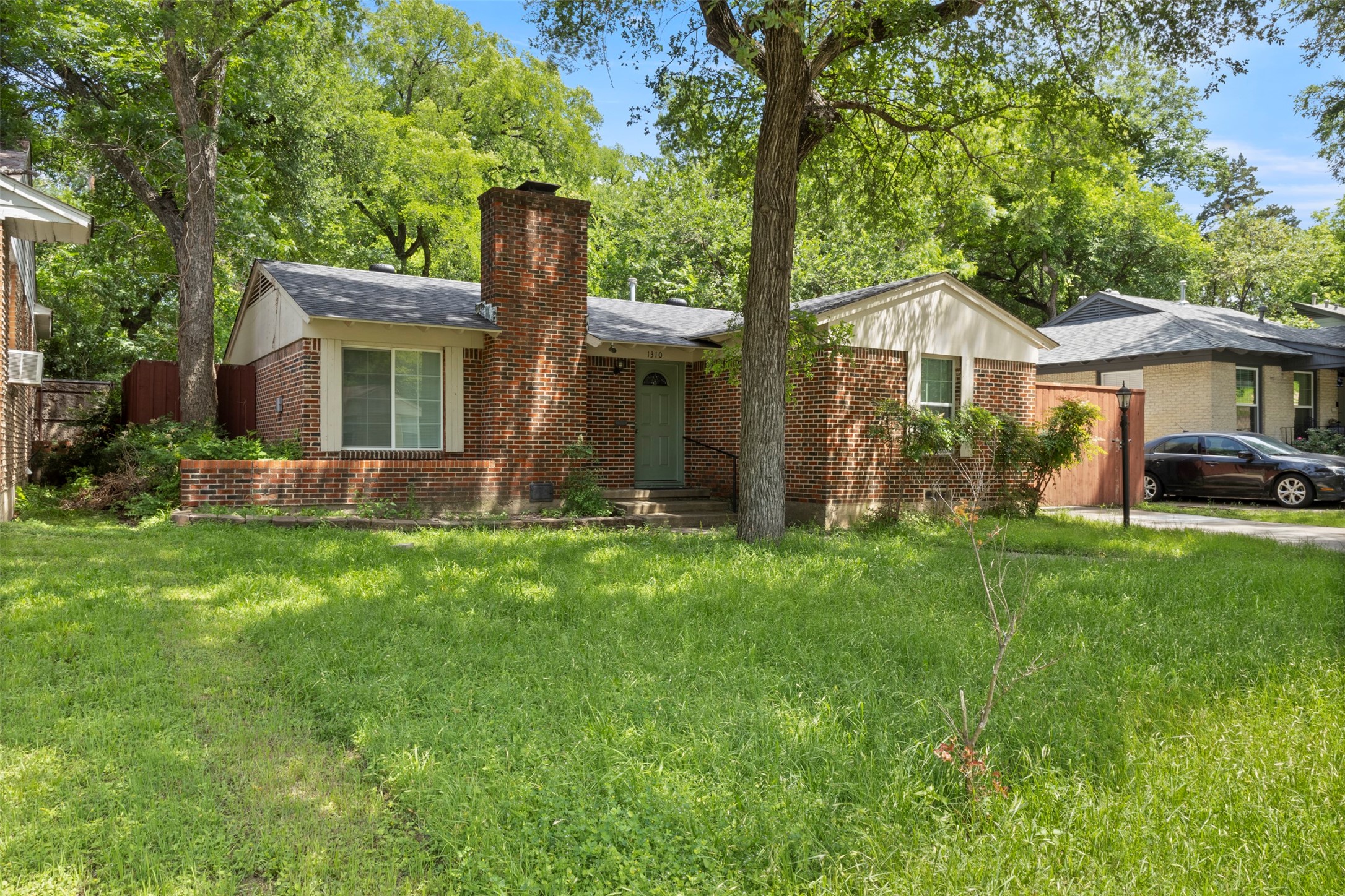 1310 Michigan Avenue Dallas TX 75216