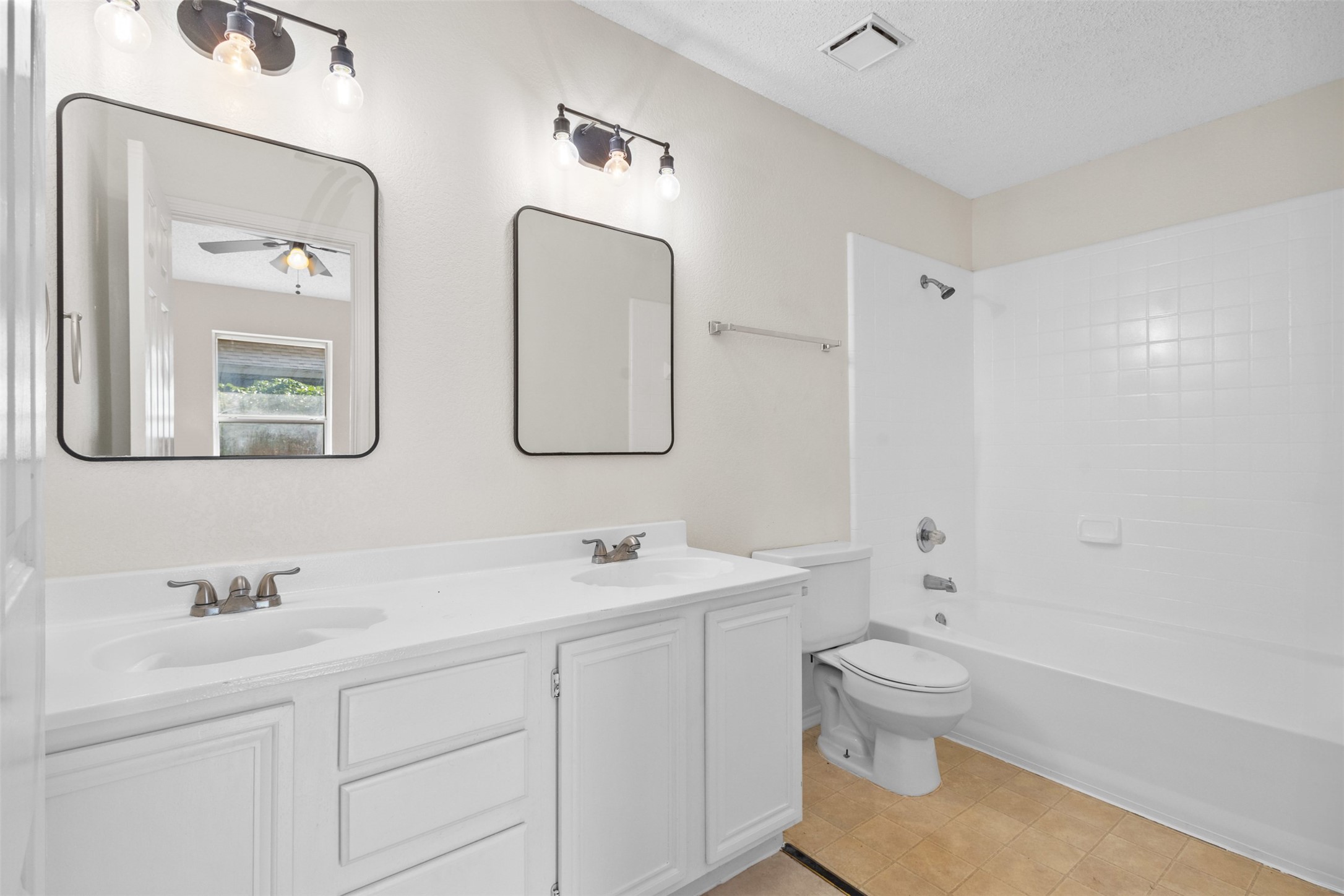 217 N Bugle Drive Fort Worth TX 76108