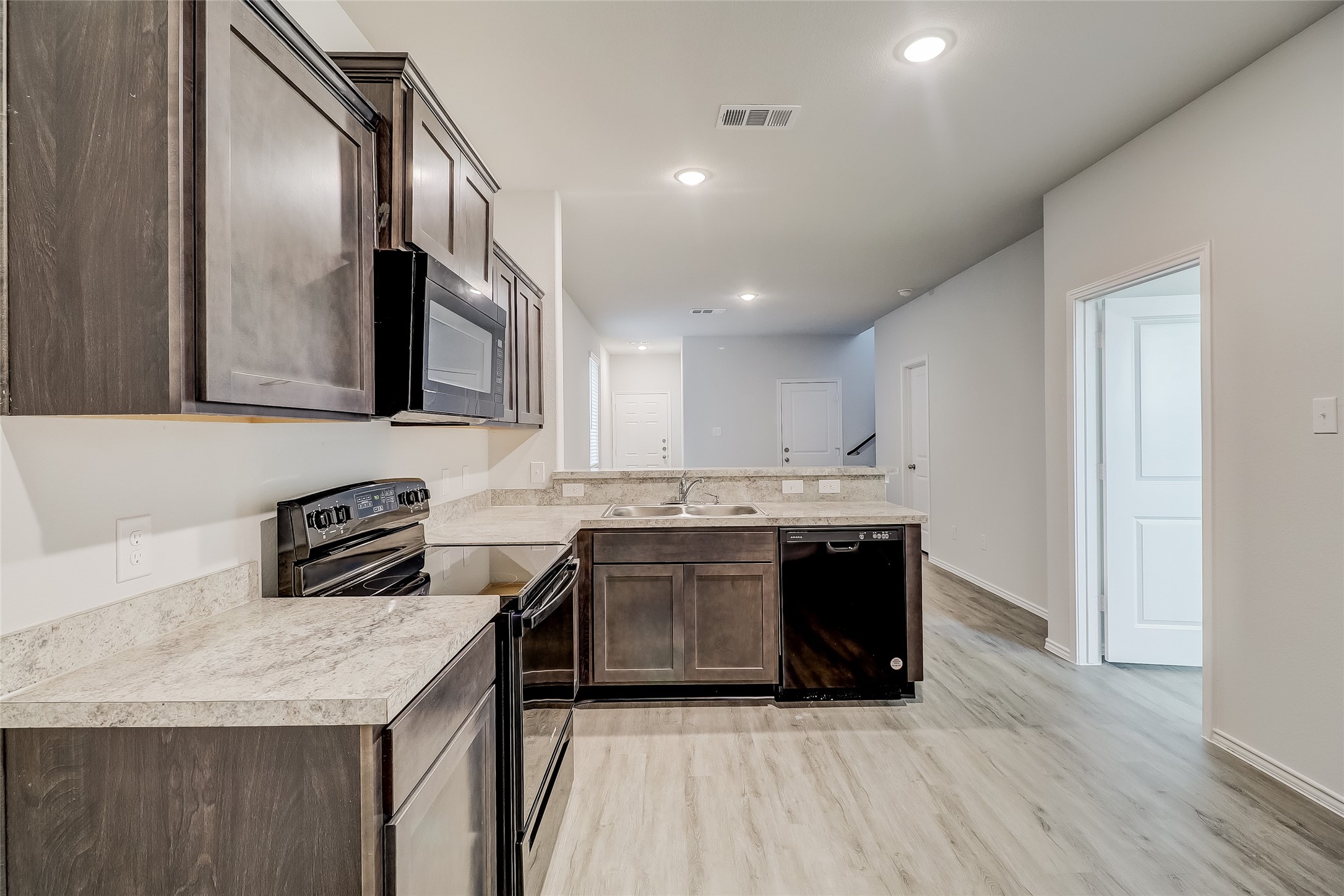 5104 Applegate Drive Fort Worth TX 76119