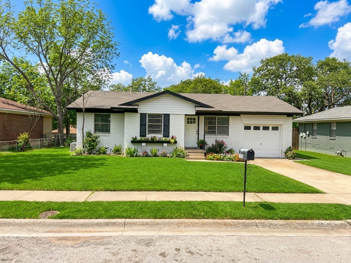 1910 Mercedes Road Denton TX 76205