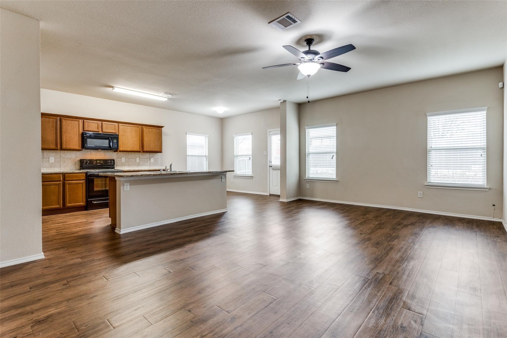 2903 Castlebend Drive Seagoville TX 75159