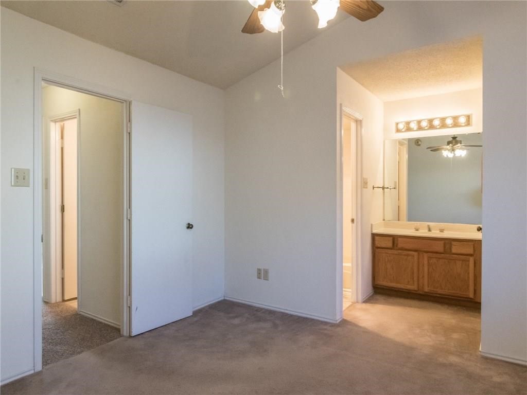 2121 Country Oaks Drive Garland TX 75040