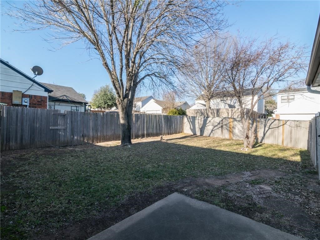 2121 Country Oaks Drive Garland TX 75040