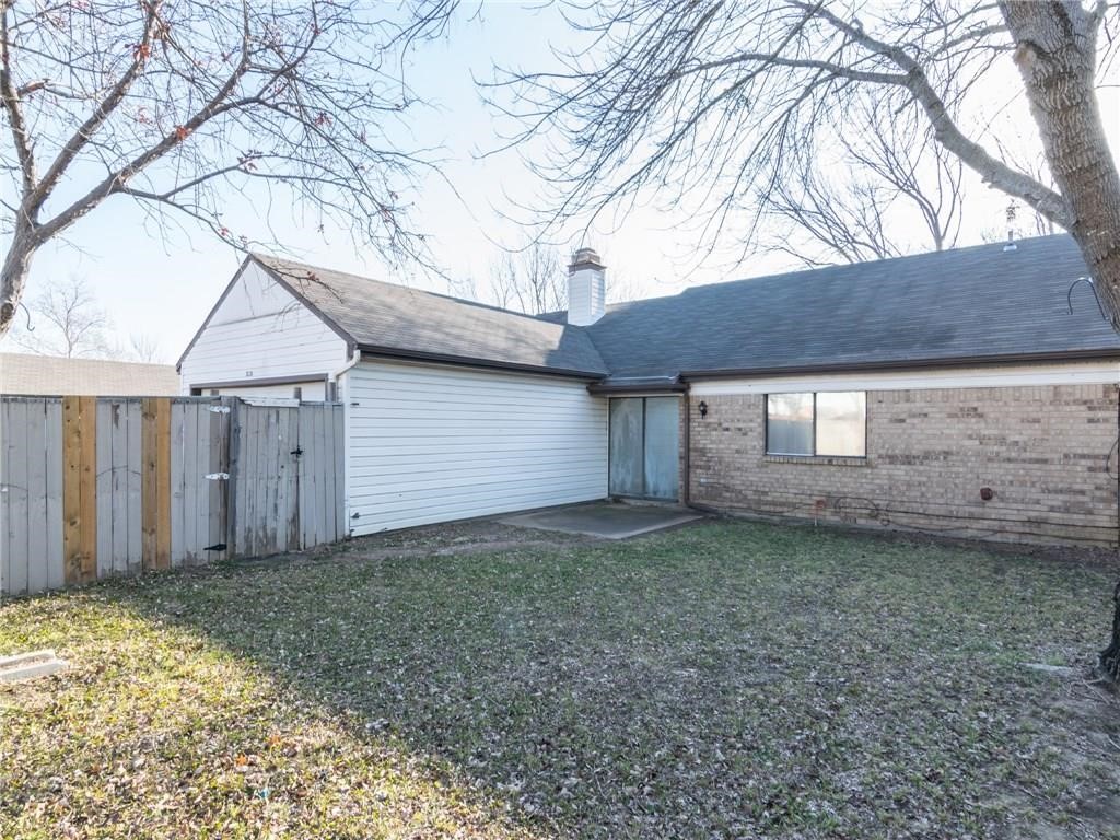 2121 Country Oaks Drive Garland TX 75040
