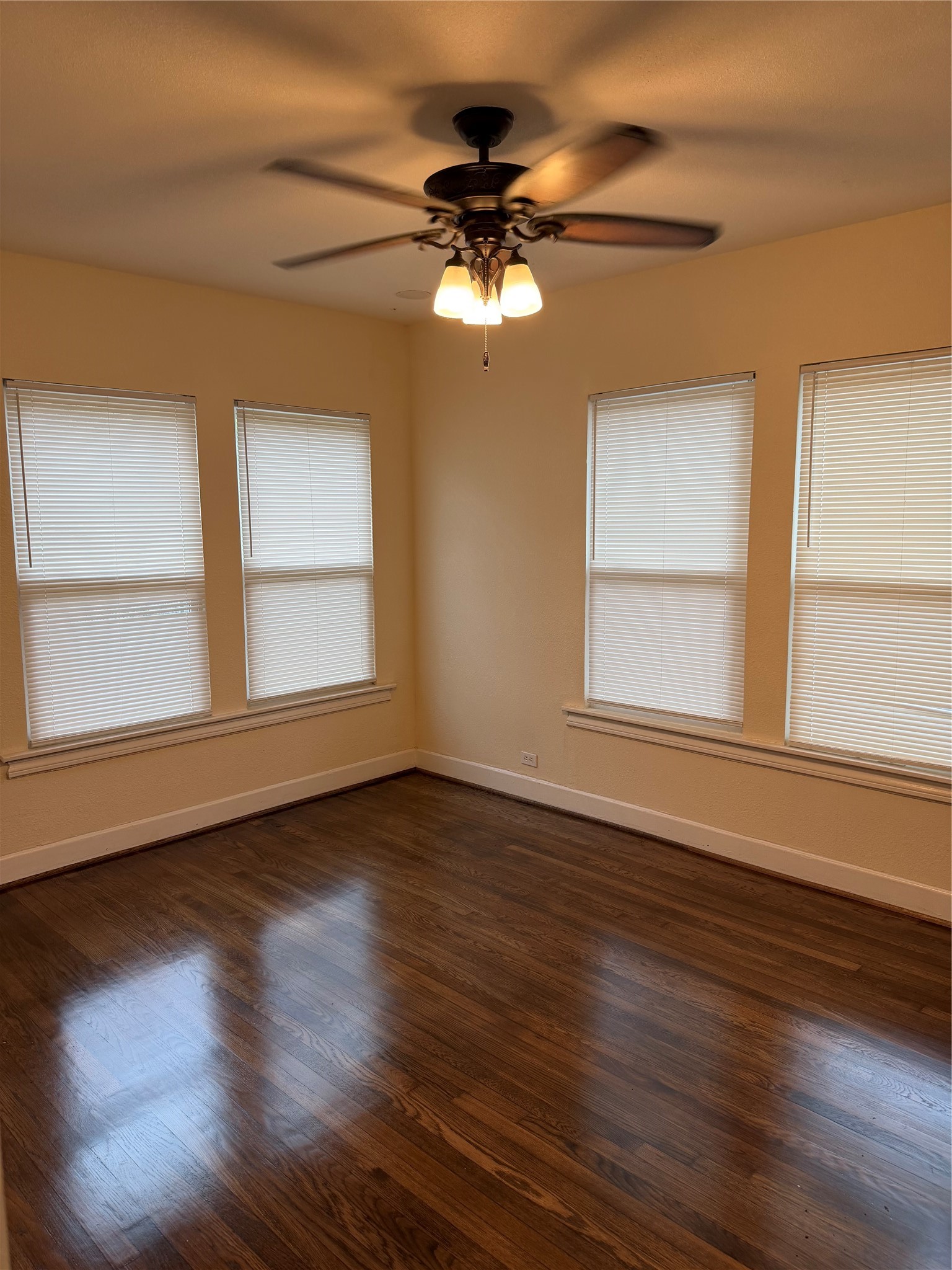 522 Cameron Avenue Dallas TX 75223