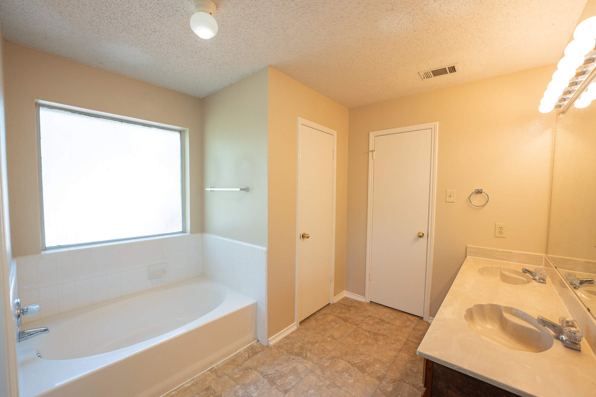 831 Ash Grove Lane Desoto TX 75115