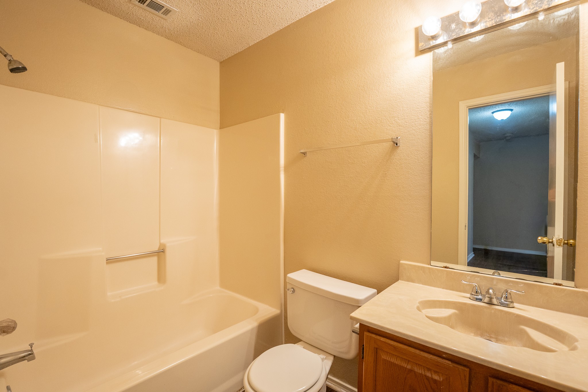 831 Ash Grove Lane Desoto TX 75115