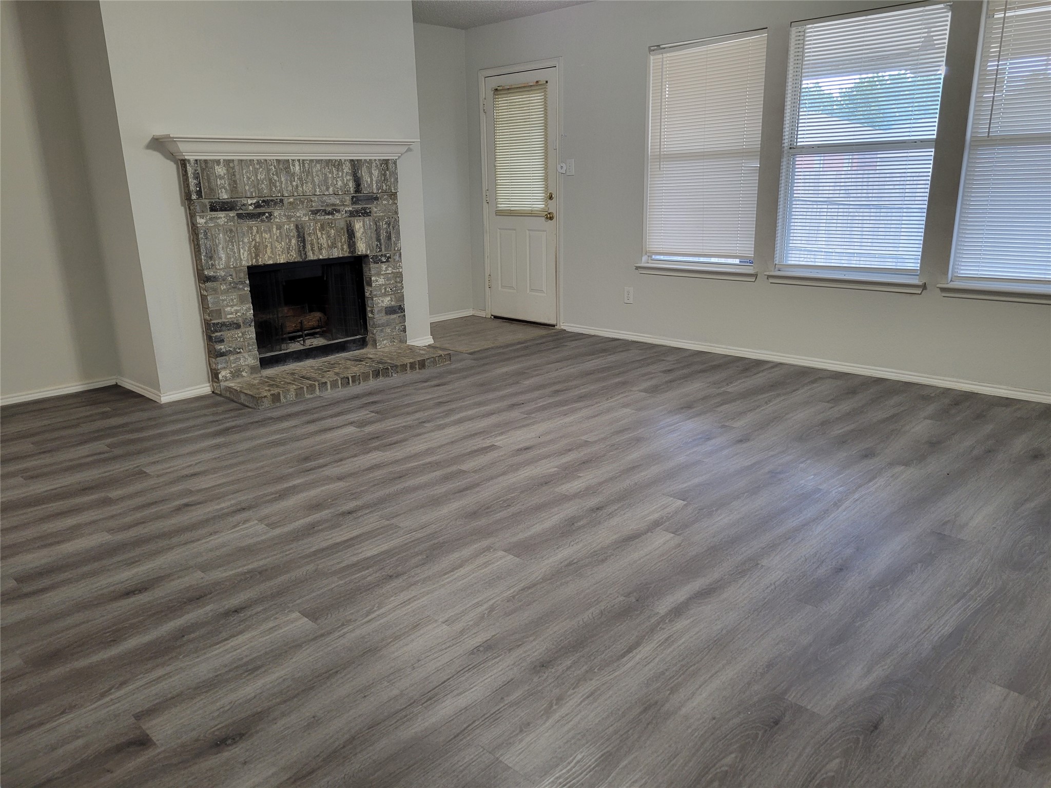 2450 Meadowgate Lane Lancaster TX 75134
