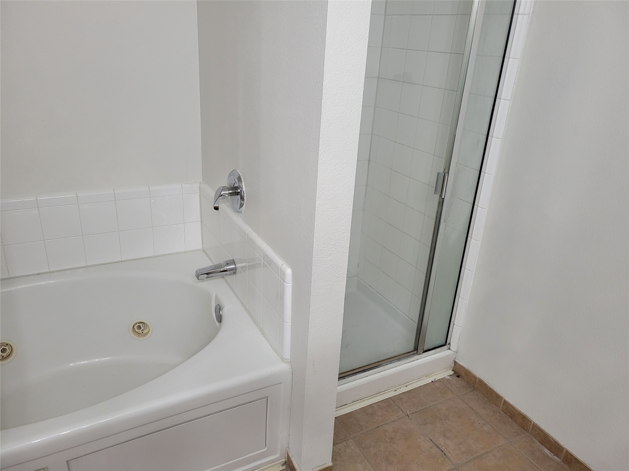 2450 Meadowgate Lane Lancaster TX 75134