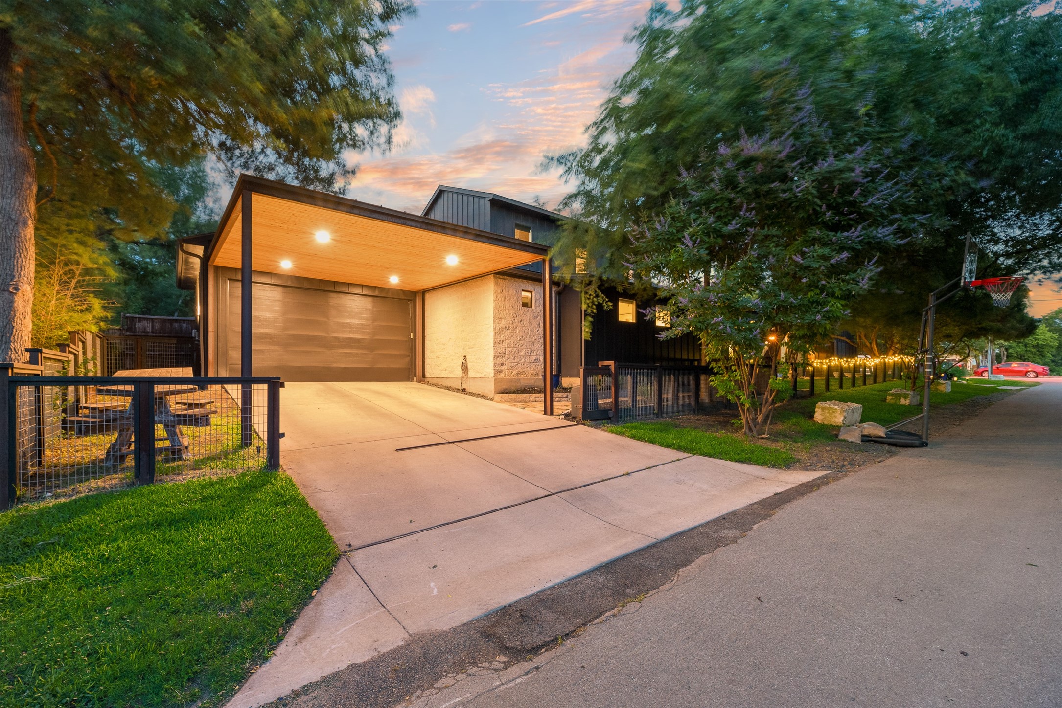 9003 Eustis Avenue Dallas TX 75218